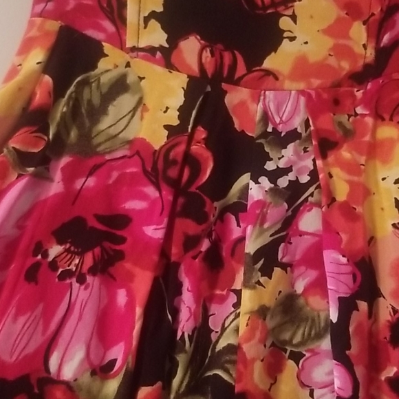 Floral Bodice Strapless Sweetheart Dress - Picture 3 of 4